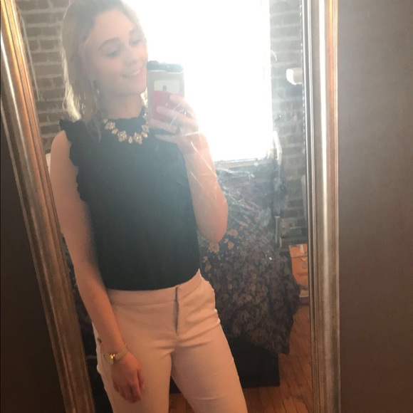 Meet your Posher, Lauren - Picture 2 of 5